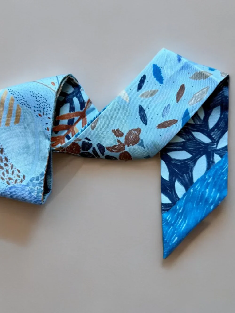 Hermes Blue Chacun Fait Son Nid Silk Twilly Scarf